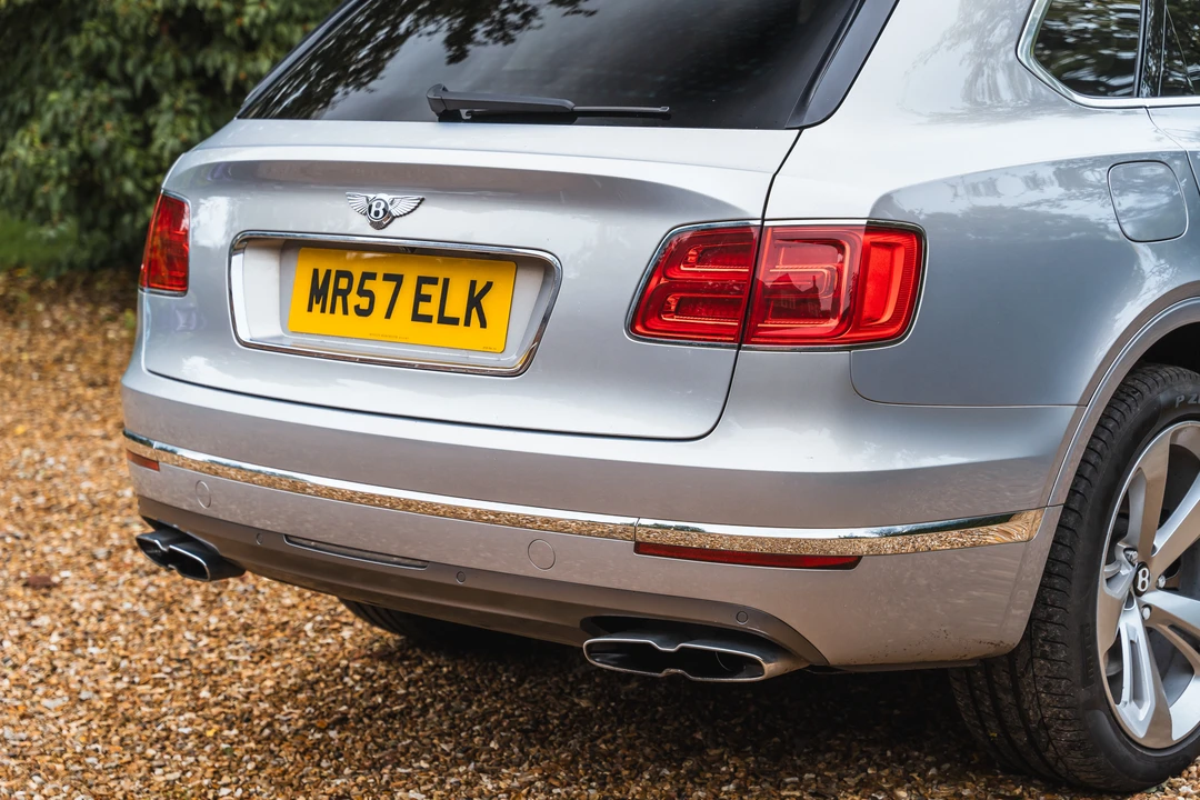 2017 Bentley Bentayga - Image 25 of 31