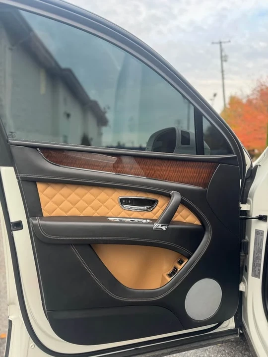 2017 Bentley Bentayga - Image 13 of 15