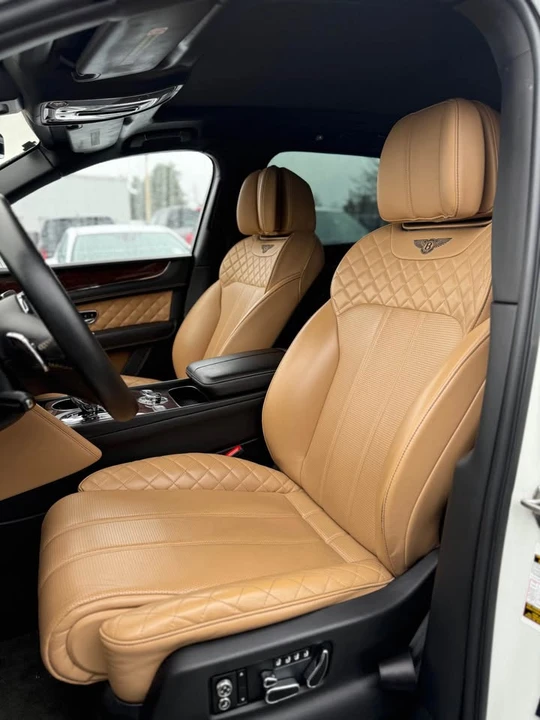 2017 Bentley Bentayga - Image 8 of 12