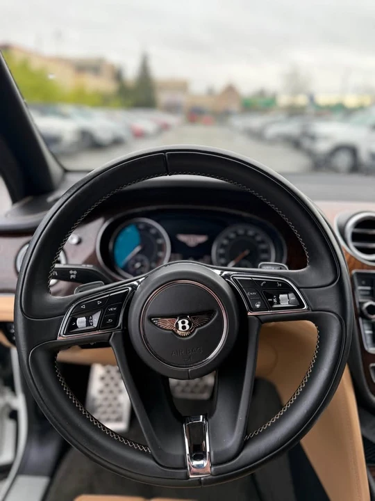 2017 Bentley Bentayga - Image 12 of 12