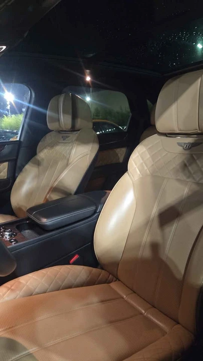 2017 Bentley Bentayga - Image 8 of 12