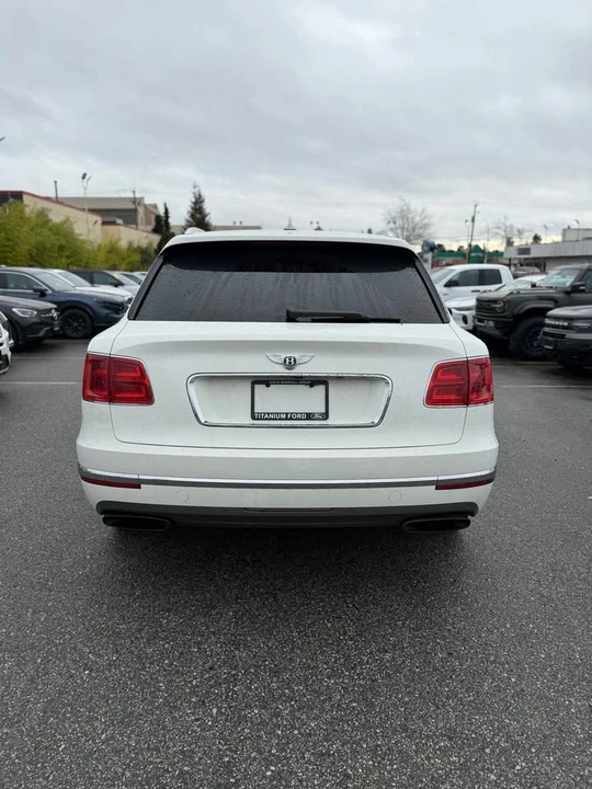 2017 Bentley Bentayga - Image 4 of 12