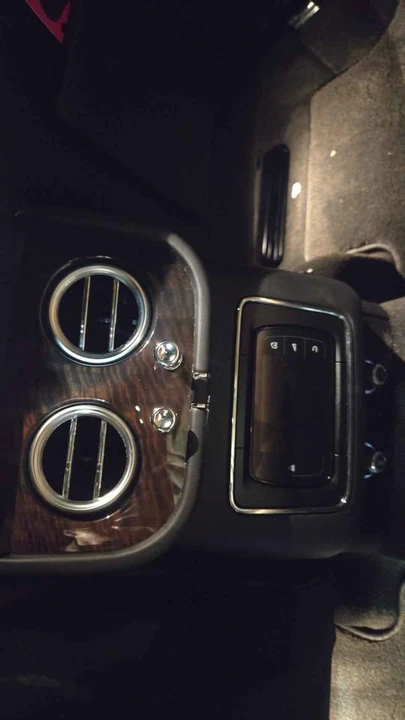 2017 Bentley Bentayga - Image 11 of 12