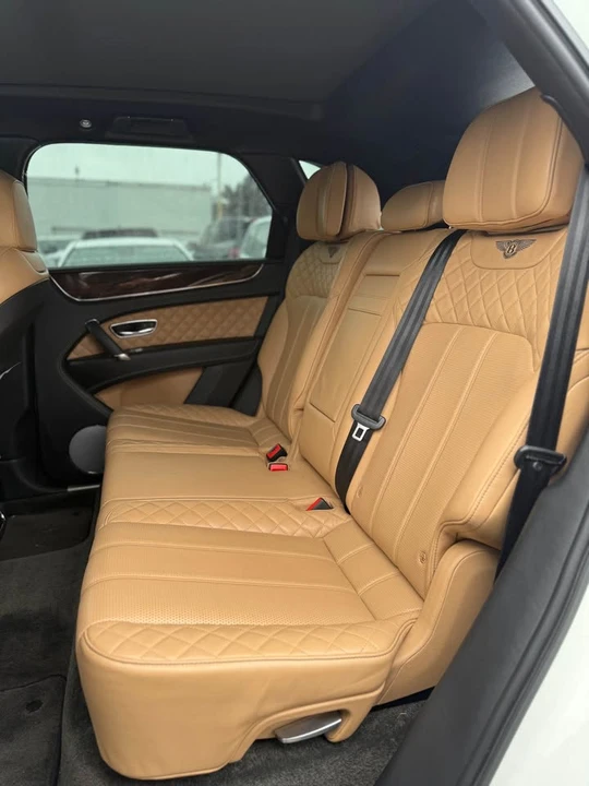 2017 Bentley Bentayga - Image 9 of 12