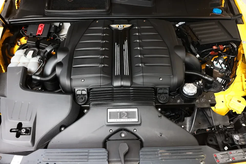 2017 Bentley Bentayga - Image 17 of 18