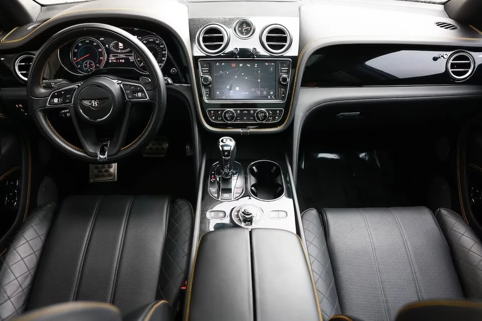 2017 Bentley Bentayga - Image 9 of 18