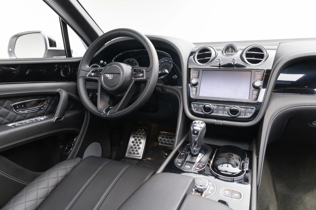 2017 Bentley Bentayga - Image 12 of 31
