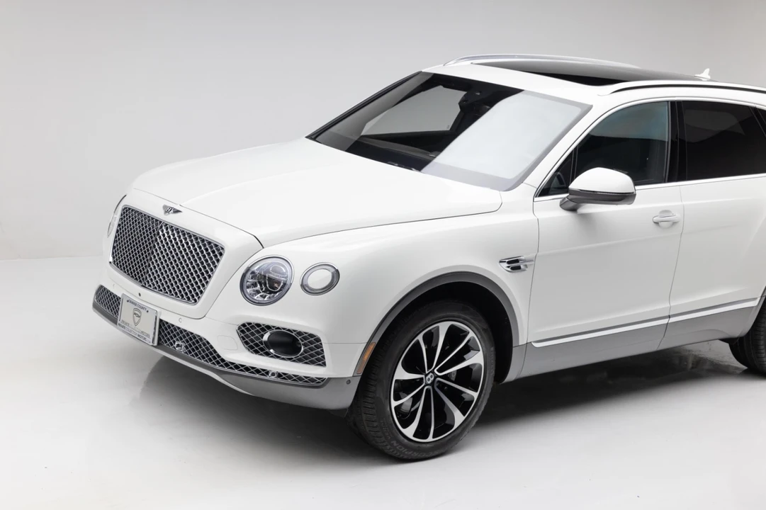 2017 Bentley Bentayga - Image 25 of 31