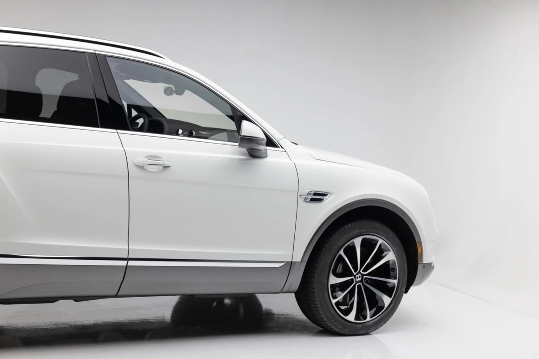 2017 Bentley Bentayga - Image 31 of 31