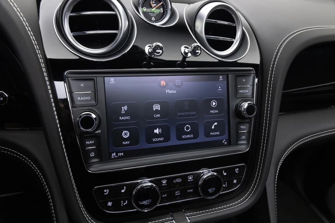 2017 Bentley Bentayga - Image 30 of 31