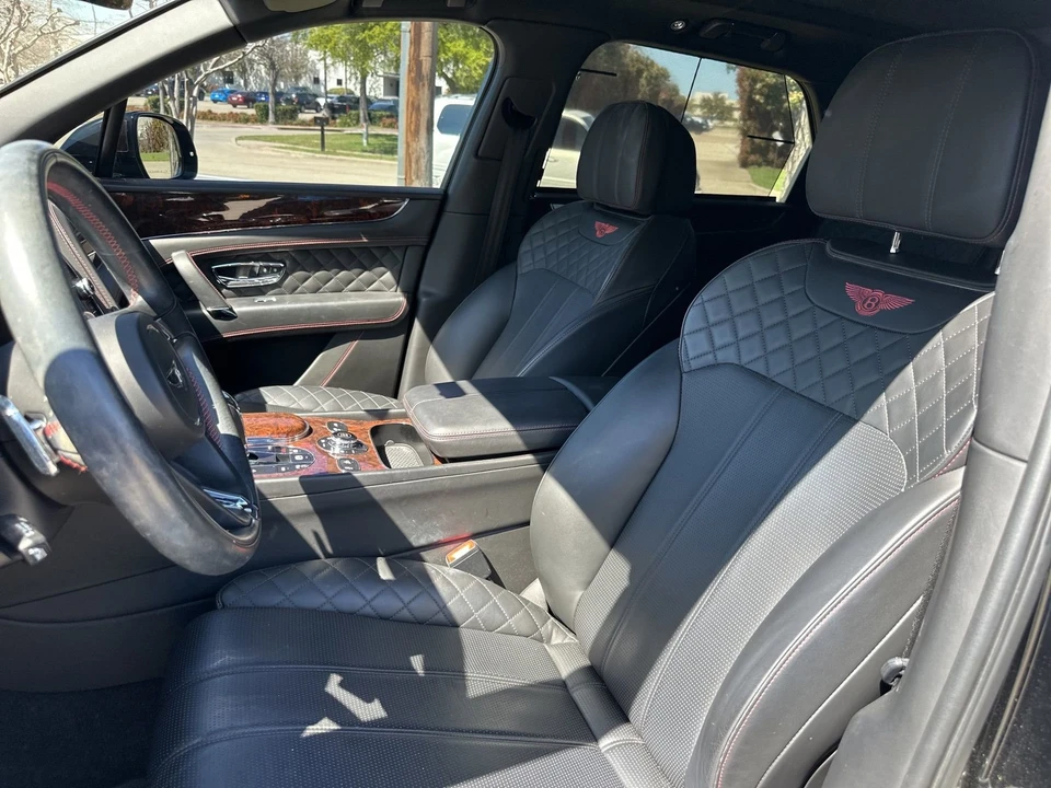 2017 Bentley Bentayga - Image 8 of 8