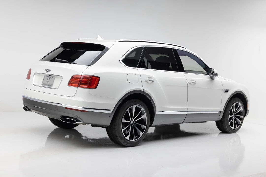 2017 Bentley Bentayga - Image 15 of 31