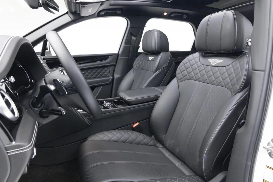 2017 Bentley Bentayga - Image 8 of 31