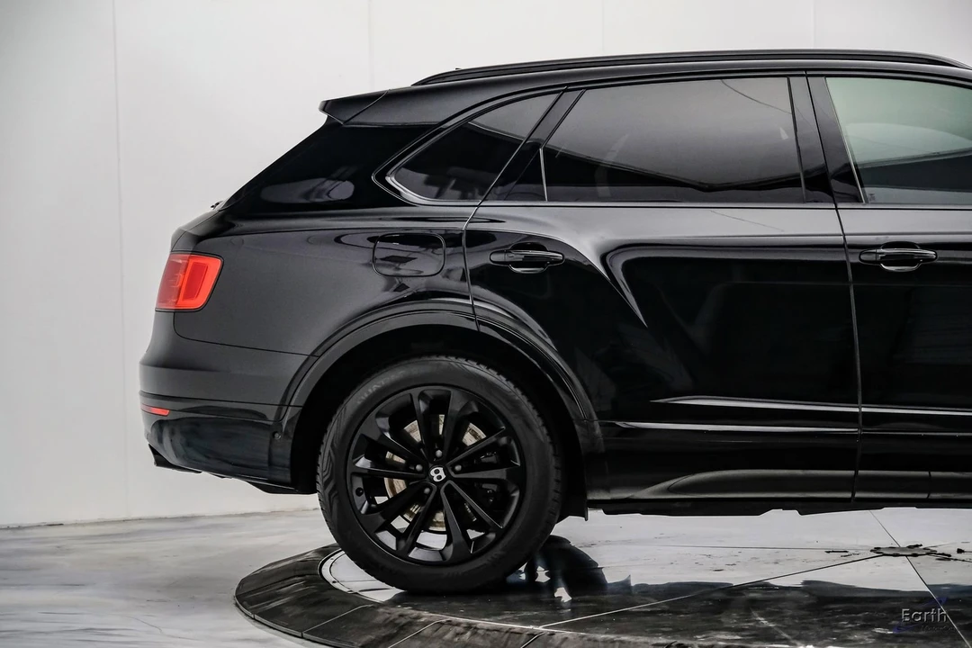 2017 Bentley Bentayga - Image 20 of 21