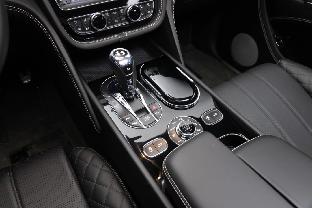 2017 Bentley Bentayga - Image 16 of 31