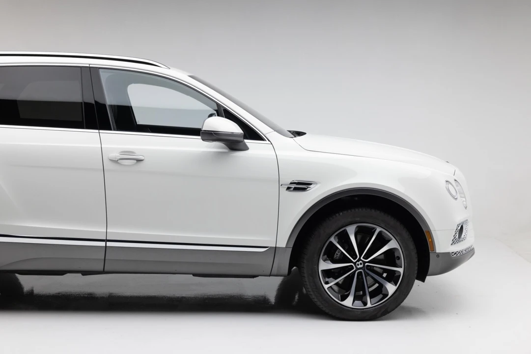 2017 Bentley Bentayga - Image 23 of 31