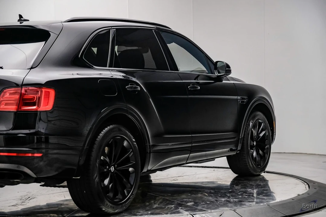 2017 Bentley Bentayga - Image 18 of 21