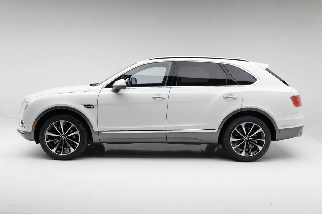 2017 Bentley Bentayga - Image 9 of 31