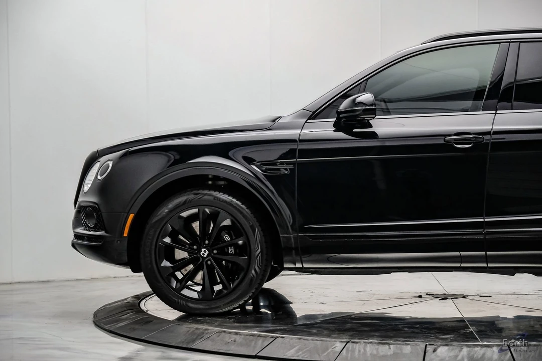 2017 Bentley Bentayga - Image 8 of 21