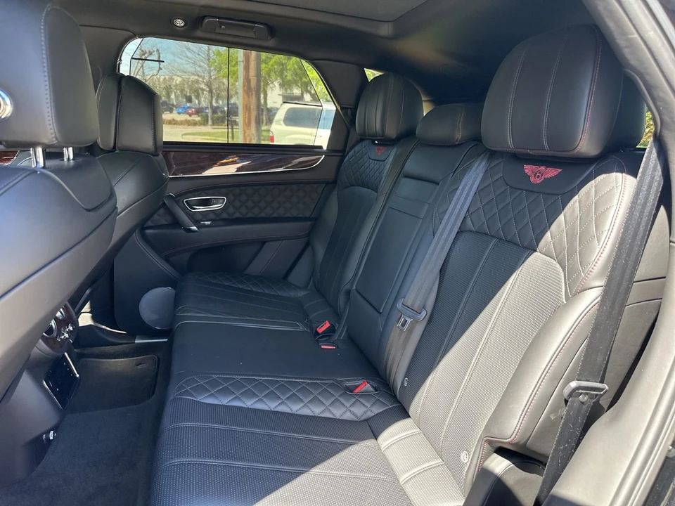 2017 Bentley Bentayga - Image 7 of 8