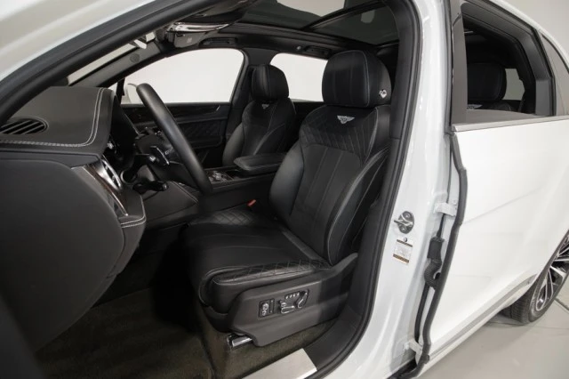 2017 Bentley Bentayga - Image 3 of 21