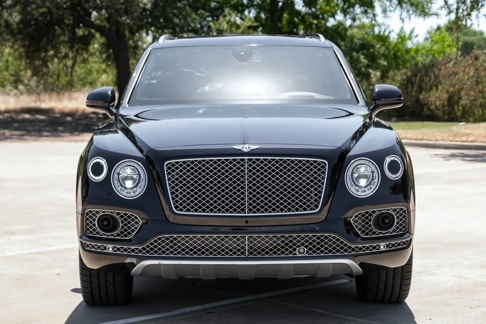 2017 Bentley Bentayga - Image 2 of 18
