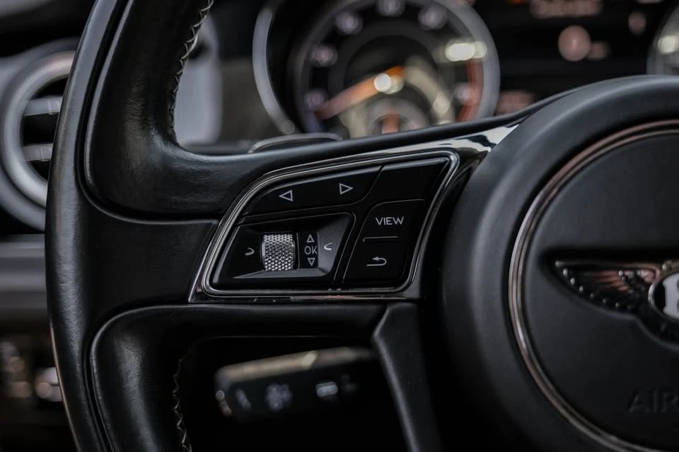 2017 Bentley Bentayga - Image 14 of 18