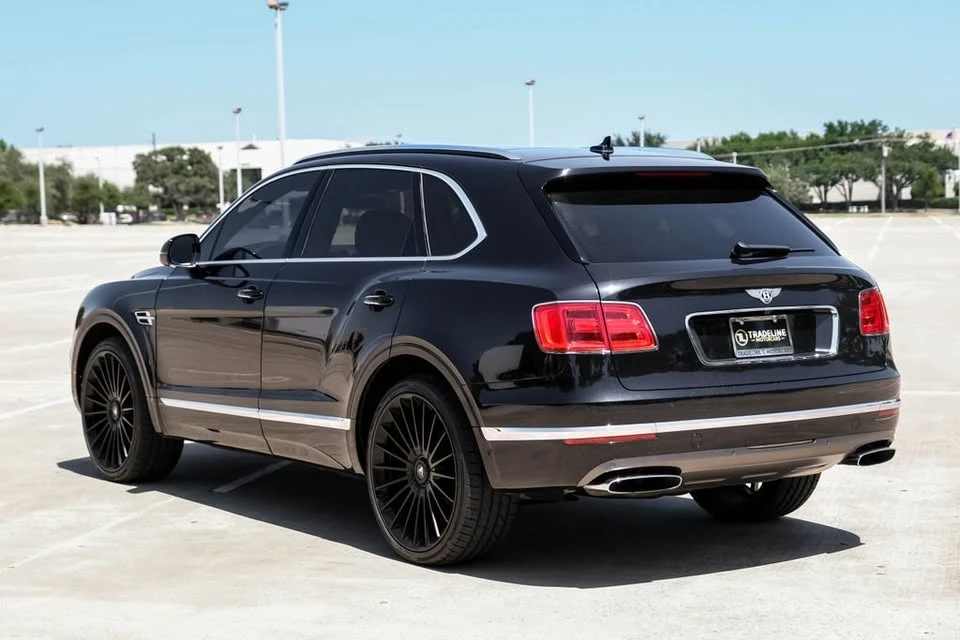 2017 Bentley Bentayga - Image 8 of 18