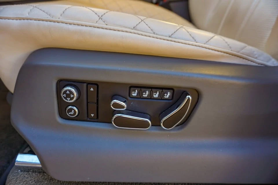 2017 Bentley Bentayga - Image 13 of 20