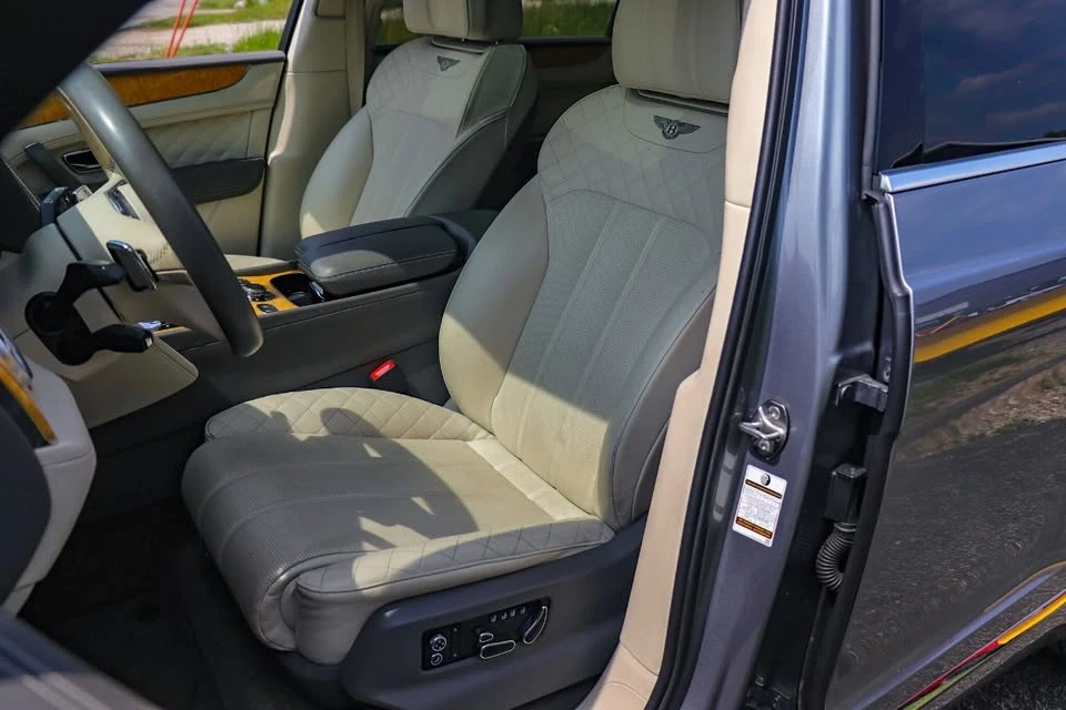 2017 Bentley Bentayga - Image 12 of 20