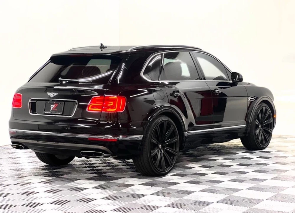 2017 Bentley Bentayga - Image 8 of 21