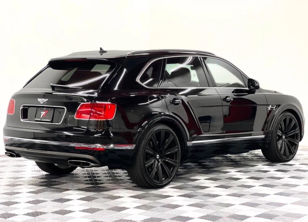 2017 Bentley Bentayga - Image 7 of 21