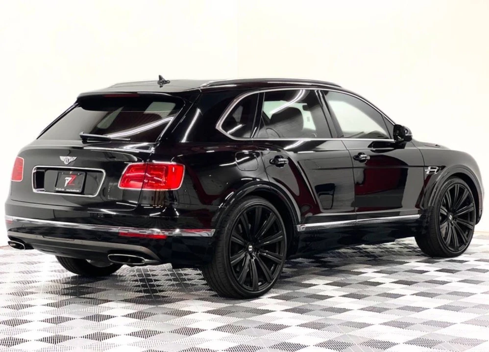 2017 Bentley Bentayga - Image 7 of 21