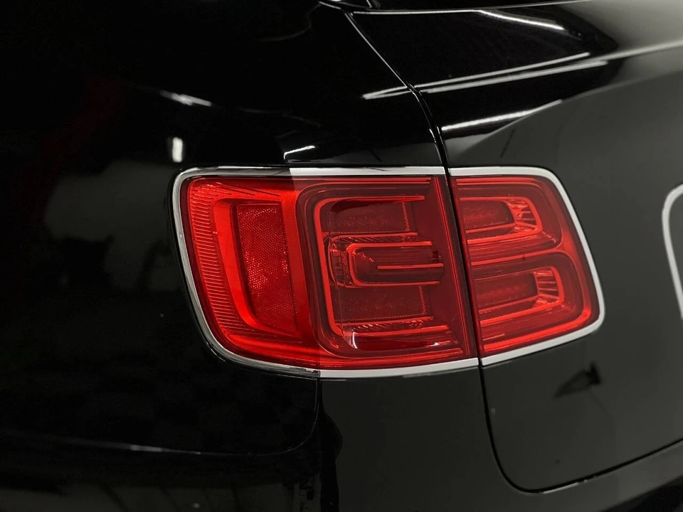 2017 Bentley Bentayga - Image 20 of 21