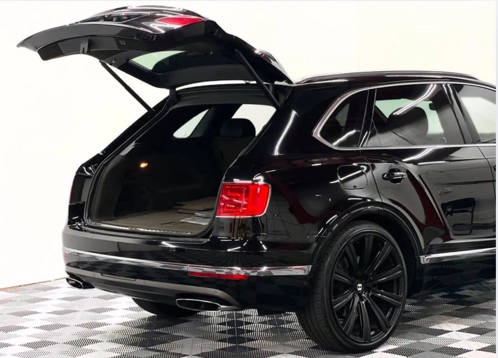 2017 Bentley Bentayga - Image 10 of 21