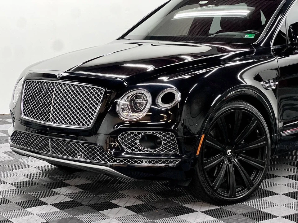 2017 Bentley Bentayga - Image 11 of 21