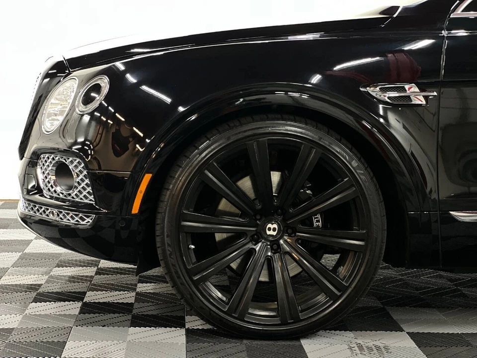 2017 Bentley Bentayga - Image 18 of 21