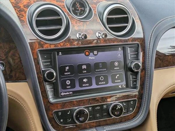 2017 Bentley Bentayga - Image 11 of 16