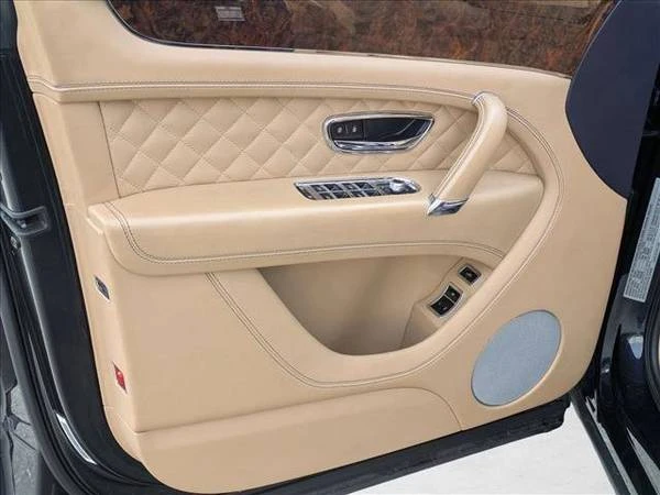 2017 Bentley Bentayga - Image 9 of 16