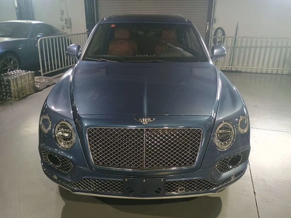 2017 Bentley Bentayga - Image 9 of 12