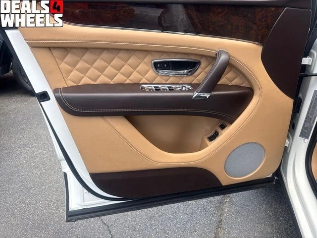 2017 Bentley Bentayga - Image 10 of 20