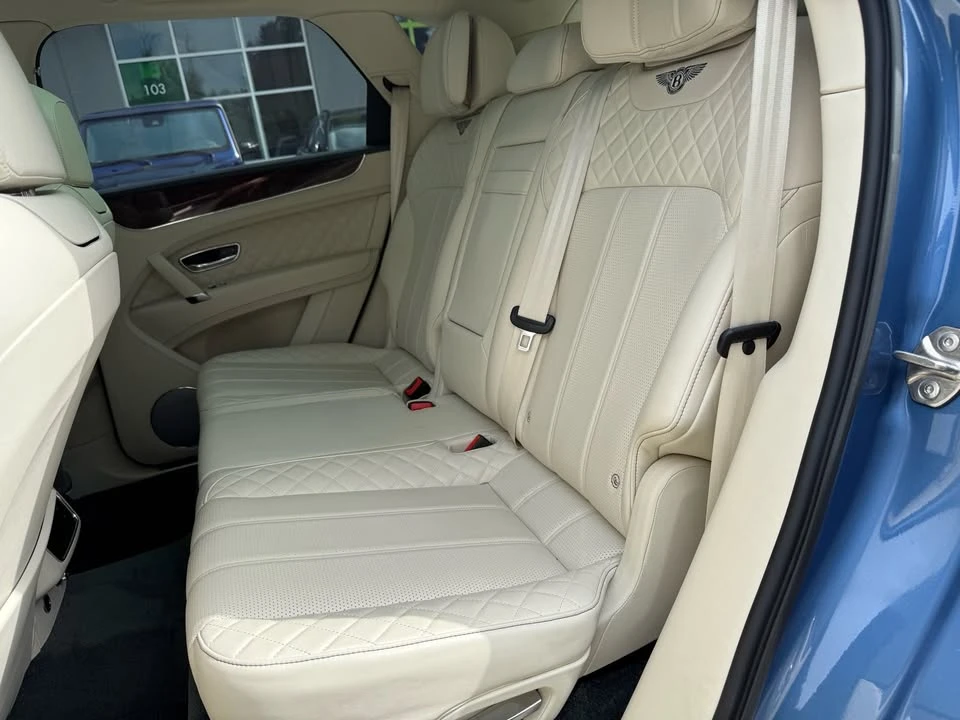 2017 Bentley Bentayga - Image 17 of 20