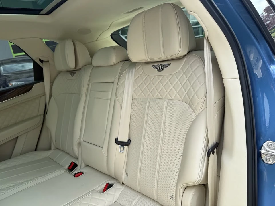 2017 Bentley Bentayga - Image 16 of 20
