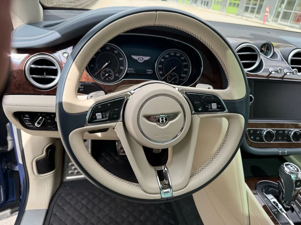 2017 Bentley Bentayga - Image 11 of 20