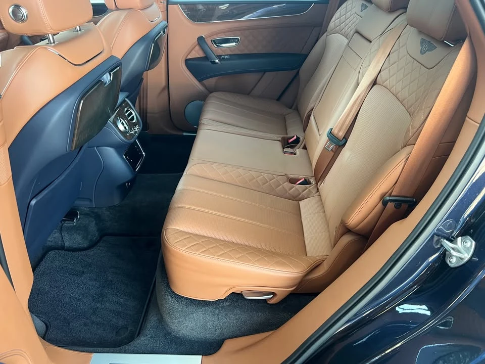 2017 Bentley Bentayga - Image 18 of 20