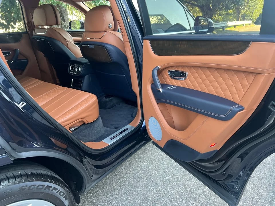 2017 Bentley Bentayga - Image 15 of 20