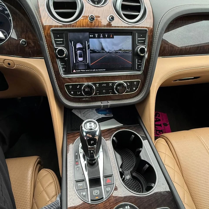 2017 Bentley Bentayga - Image 13 of 15