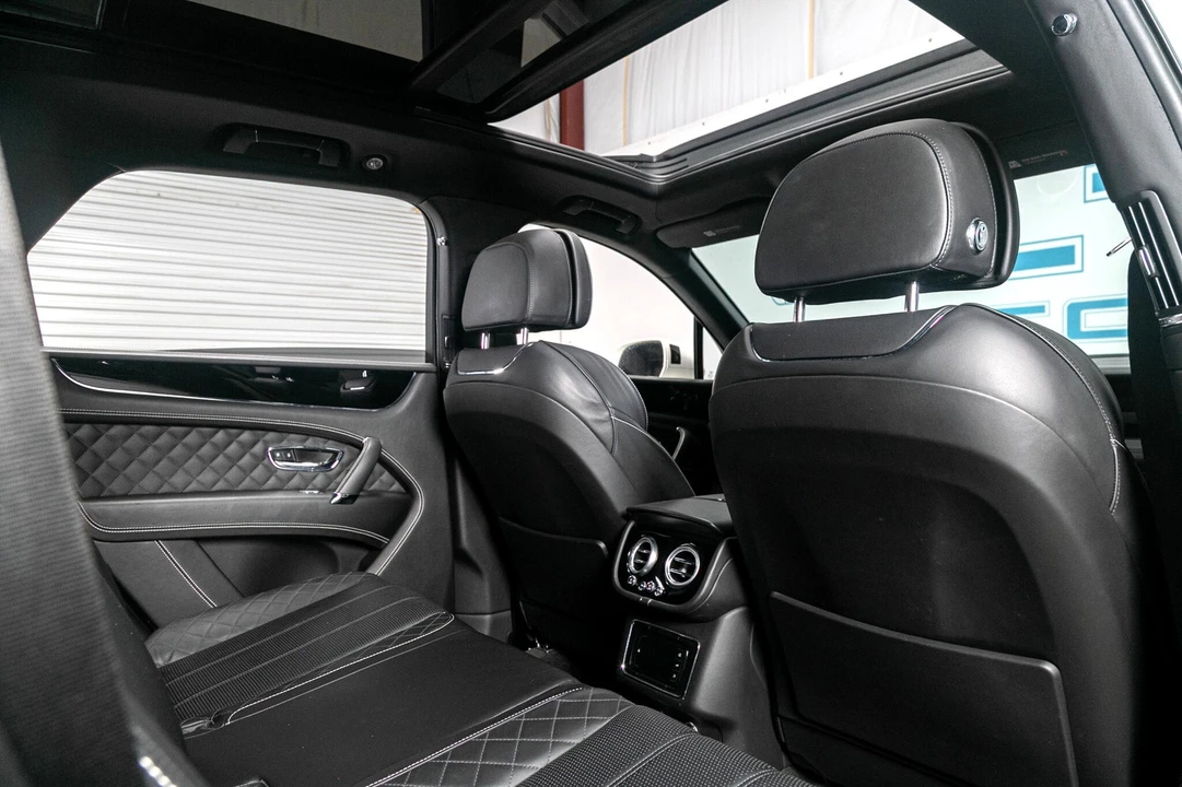 2017 Bentley Bentayga - Image 8 of 21