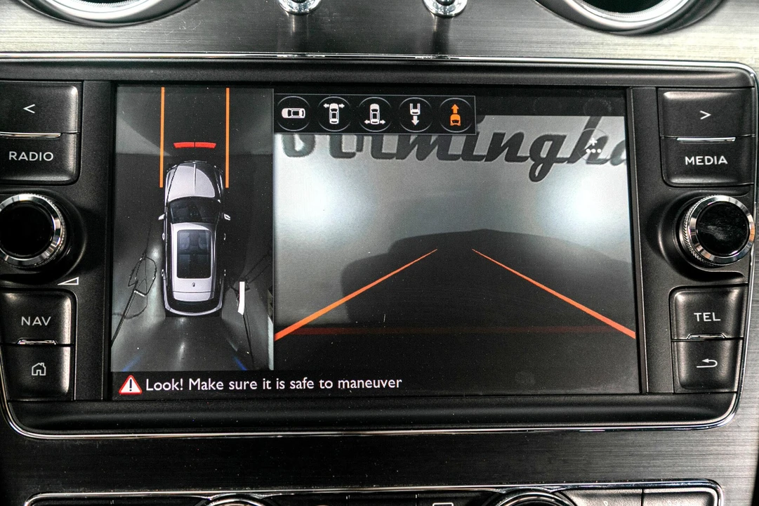 2017 Bentley Bentayga - Image 16 of 21