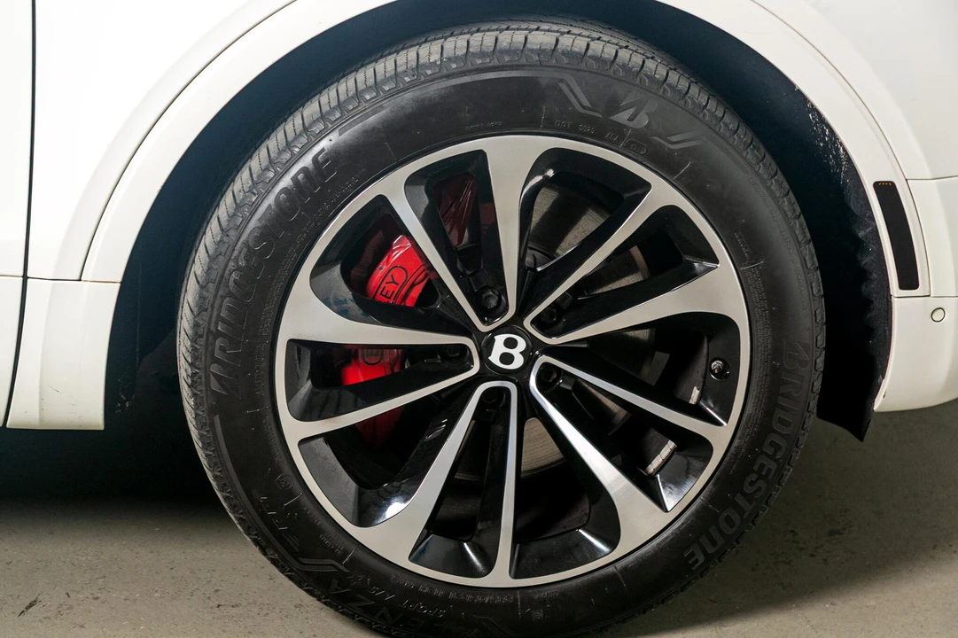 2017 Bentley Bentayga - Image 20 of 21